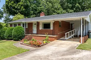 704 4th St SW, Conover, NC 28613 - Photo 2
