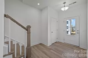 3027 Pointe Town Dr, Charlotte, NC 28208 - Photo 2