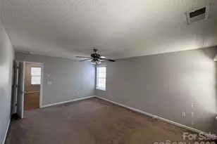 6528 Forest Cross Dr, Charlotte, NC 28216 - Photo 16