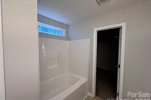 6528 Forest Cross Dr, Charlotte, NC 28216 - Photo 18