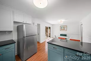 7107 Sherbourne Dr, Charlotte, NC 28210 - Photo 12
