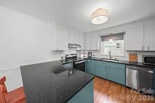 7107 Sherbourne Dr, Charlotte, NC 28210 - Photo 10