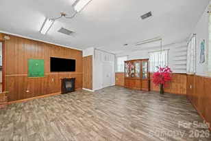 323 Meadowbrook Dr, Matthews, NC 28104 - Photo 6