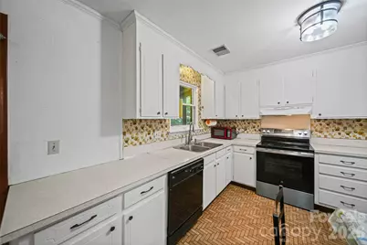 323 Meadowbrook Drive, Matthews, NC 28104 - Photo 8