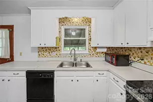 323 Meadowbrook Dr, Matthews, NC 28104 - Photo 10