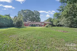 323 Meadowbrook Dr, Matthews, NC 28104 - Photo 38
