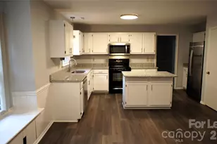 10000 Ridgemore Dr, Charlotte, NC 28277 - Photo 8