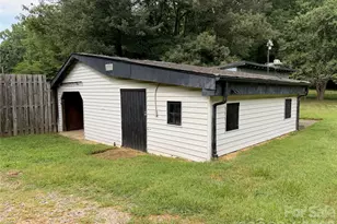 2475 Shelton Ave, Statesville, NC 28677 - Photo 4