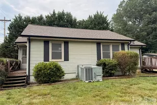 2475 Shelton Ave, Statesville, NC 28677 - Photo 2