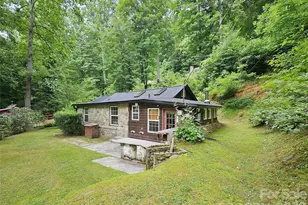 33 Tennis Ct Rd, Burnsville, NC 28714 - Photo 2