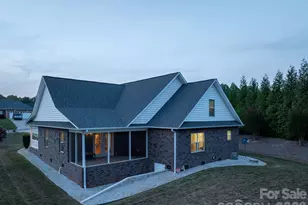 100 Rivercliff Dr, Hudson, NC 28638 - Photo 4
