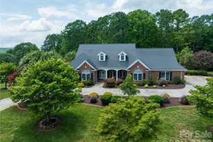 5773 Long Bay Dr, Granite Falls, NC 28630 - Photo 4
