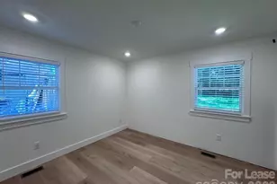 549 Manhasset Rd, Charlotte, NC 28209 - Photo 12