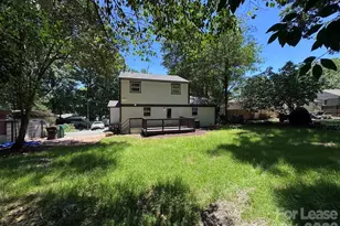 549 Manhasset Rd, Charlotte, NC 28209 - Photo 2