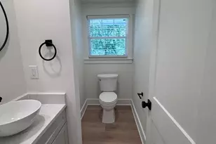 549 Manhasset Rd, Charlotte, NC 28209 - Photo 16