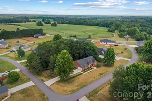 3656 Woodgreen Dr, Lincolnton, NC 28092 - Photo 2
