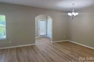 17450 Caldwell Track Dr, Cornelius, NC 28031 - Photo 4
