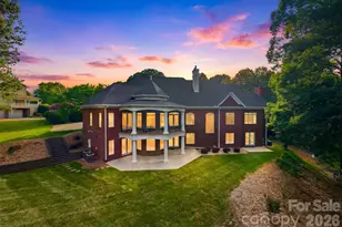 3745 Pinecrest Dr NE, Hickory, NC 28601 - Photo 2