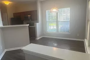 1306 Stourbridge Lion Dr, Charlotte, NC 28213 - Photo 4
