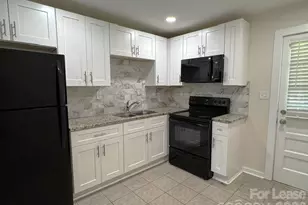 19612 Oak St, Cornelius, NC 28031 - Photo 4