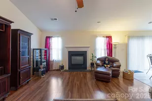 9704 Aventide Ln, Charlotte, NC 28215 - Photo 10