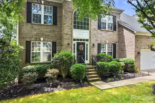 557 Fair Oaks Dr, Fort Mill, SC 29708 - Photo 1