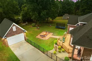 115 S Gibbs Rd, Mooresville, NC 28117 - Photo 2