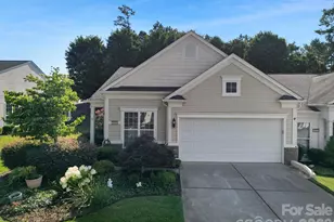 1028 Sweetleaf Dr, Fort Mill, SC 29707 - Photo 2