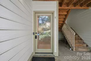 1001 Churchill Downs Ct, Charlotte, NC 28211 - Photo 2