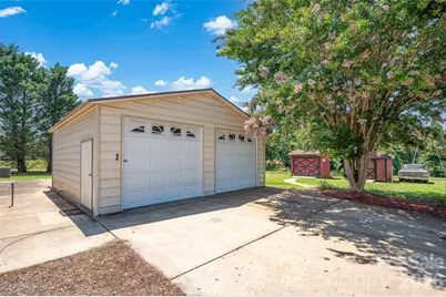 766 Midway Road, Statesville, NC 28625 - Photo 8
