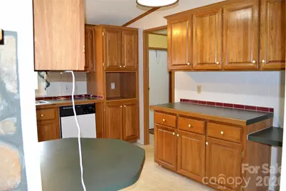4851 Mounira Avenue, Hickory, NC 28602 - Photo 12