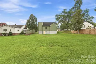 108 W Lee Ave, Bessemer City, NC 28016 - Photo 32