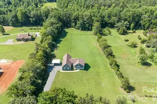 3154 NE 43rd Ave, Hickory, NC 28601 - Photo 2
