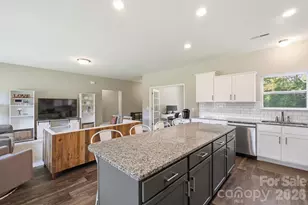 3154 NE 43rd Ave, Hickory, NC 28601 - Photo 14