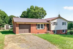 823 Flint Dr, Statesville, NC 28677 - Photo 2