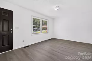 823 Flint Dr, Statesville, NC 28677 - Photo 6