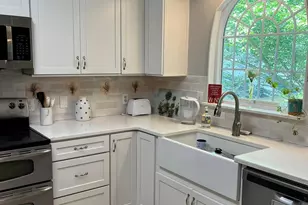612 17th Ave Dr SE, Hickory, NC 28602 - Photo 2