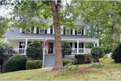 612 17th Avenue Drive SE, Hickory, NC 28602 - Photo 1