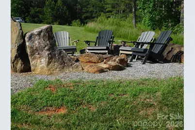 207 W Settings Boulevard NW, Valdese, NC 28690 - Photo 4