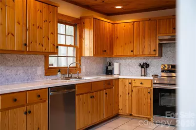 6006 Waterfalls Road, Lenoir, NC 28645 - Photo 10