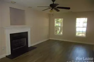 8037 Shiny Meadow Ln, Charlotte, NC 28215 - Photo 6