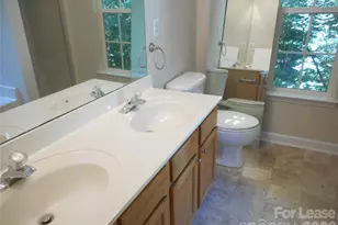 8037 Shiny Meadow Ln, Charlotte, NC 28215 - Photo 12