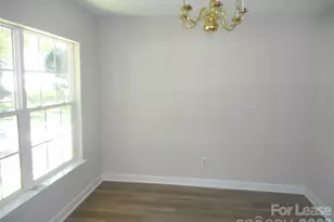 8037 Shiny Meadow Ln, Charlotte, NC 28215 - Photo 10