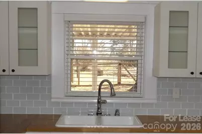 1024 8th Street NE, Hickory, NC 28601 - Photo 10