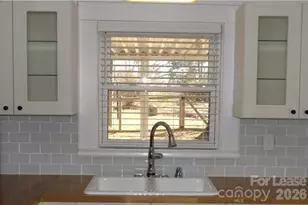 1024 8th St NE, Hickory, NC 28601 - Photo 10