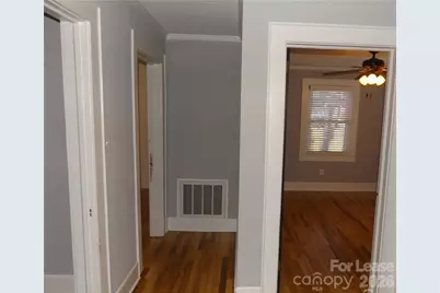 1024 8th Street NE, Hickory, NC 28601 - Photo 6