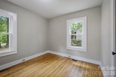 1909 2nd Avenue SW, Hickory, NC 28602 - Photo 8