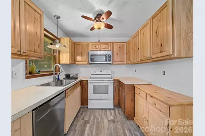 115 Hollifield Street, Spruce Pine, NC 28777 - Photo 6