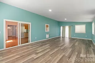 84 Poplar St, Brevard, NC 28712 - Photo 10