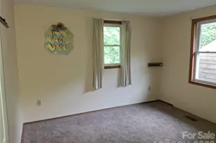 232 Tilson Dr, Mars Hill, NC 28754 - Photo 12